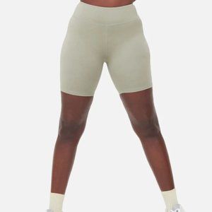 Mate the Label Organic Stretch Biker Short Sz L in Sage